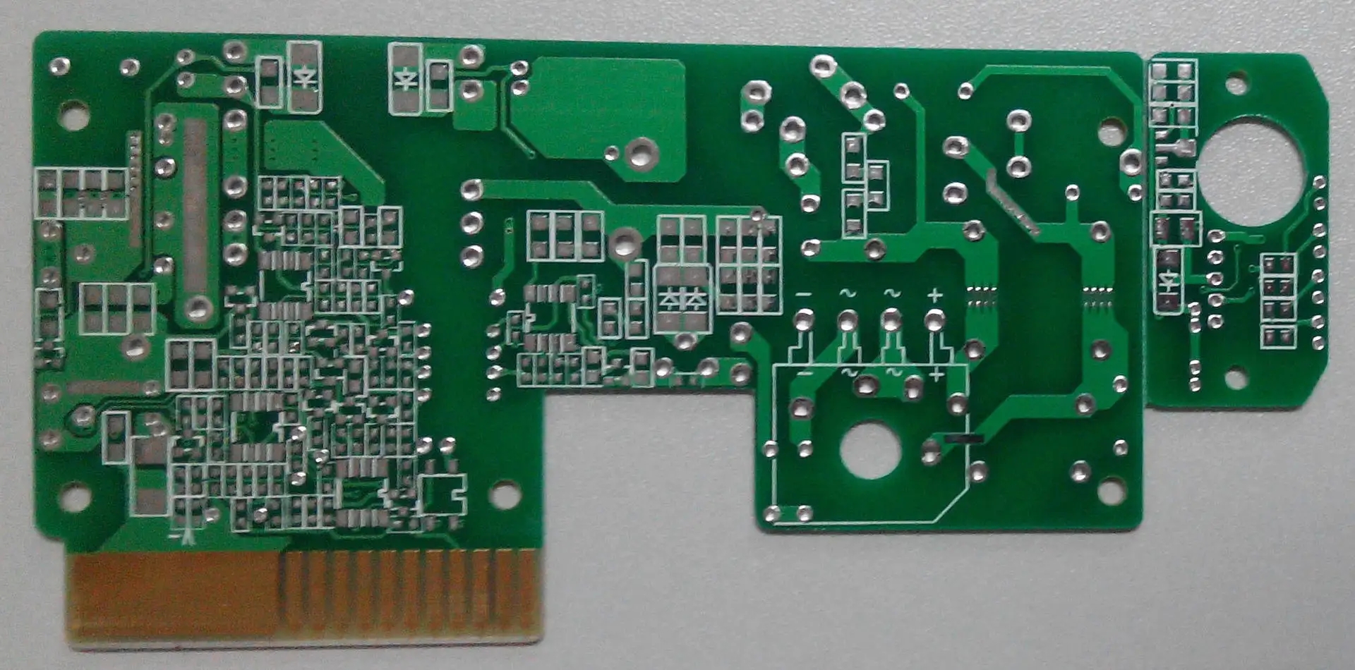 Characteristics of PCB surface gold deposition process and placement of capacitors